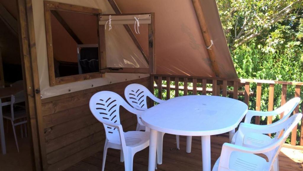 Camping Onlycamp La Confluence Savonnières Buitenkant foto
